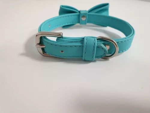 Masni formás, türkiz nyakörv fém csattal (Sz2.0 cm x H32-40 cm)
